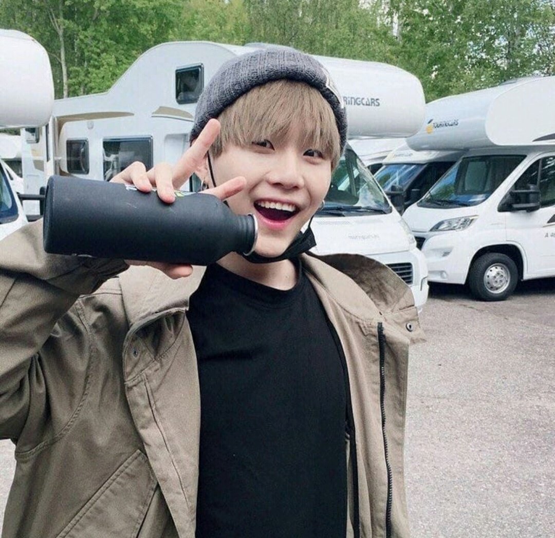 suga's girlfriend tweet media