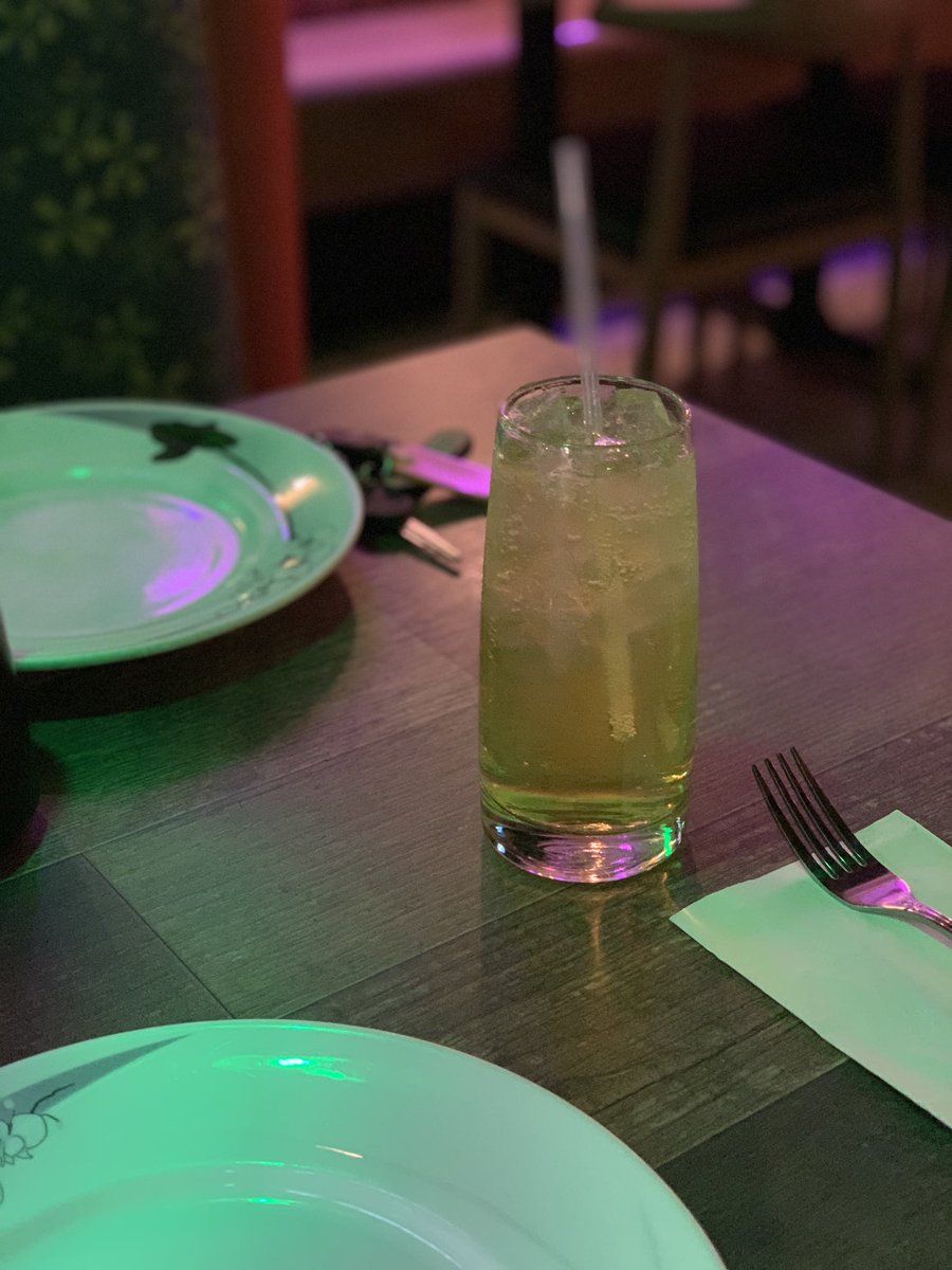 chewytactical's tweet photo. Christmas Eve Dinner is where you get the most boujee Mountain Dew ever seen at this gorgeous looking Thai Restaurant! #Drinksoftwitter #Influencer #DateWithBungo https://t.co/HDjX7abBia