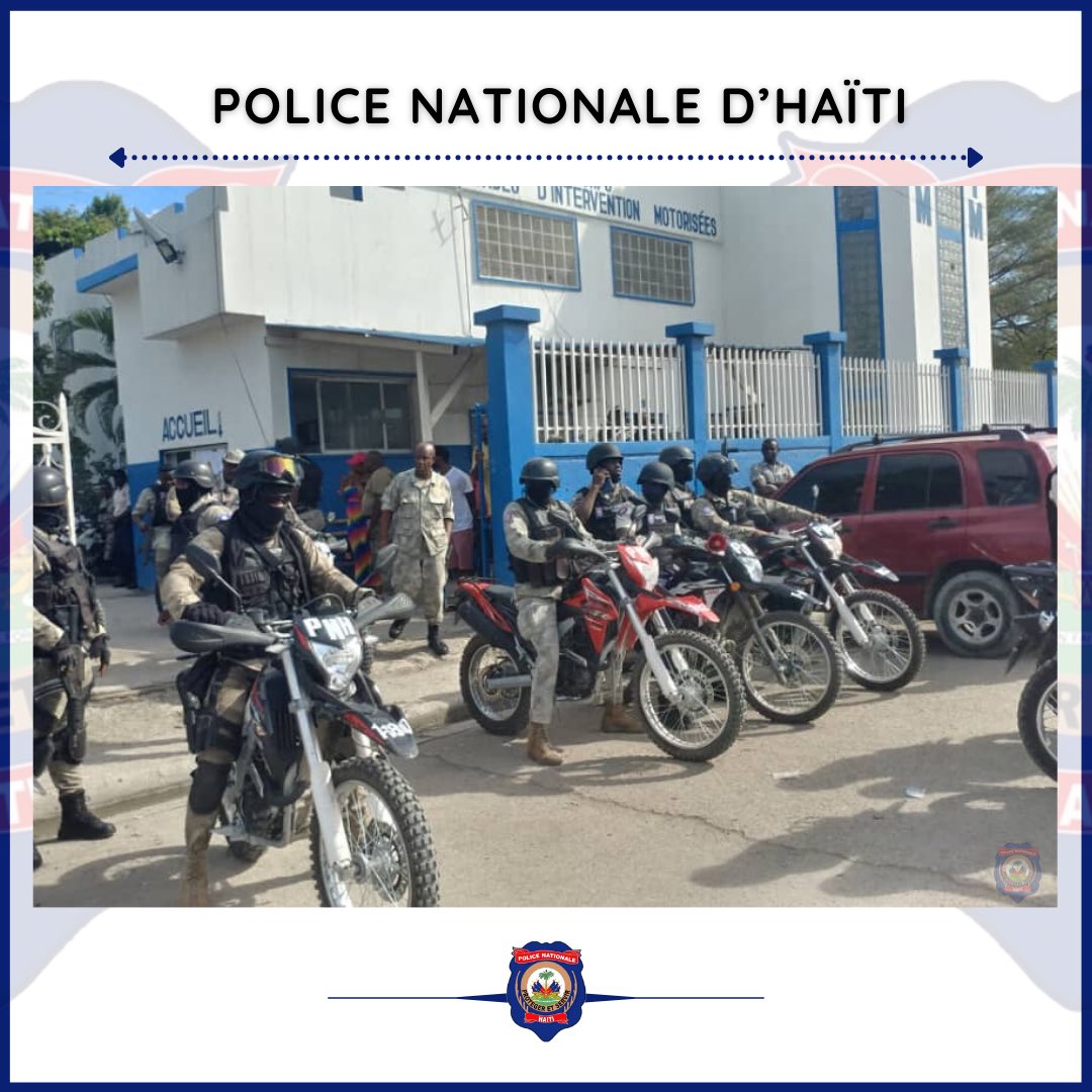 pnh_officiel's tweet photo. 🔵 Important déploiement des agents du Corps de  de la Brigade d’Intervention Motorisée (CBIM) et des policiers fraîchement gradués de la 31e promotion de la PNH dans la zone métropolitaine de Port-au-Prince à la veille de la Noël. (1/2)
-
#pnhhaiti https://t.co/MsCakxTy1w