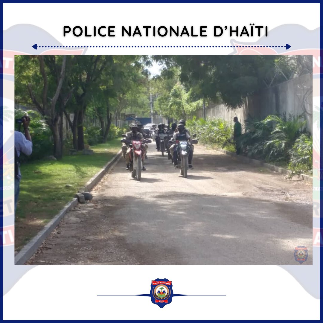 pnh_officiel's tweet photo. 🔵 Important déploiement des agents du Corps de  de la Brigade d’Intervention Motorisée (CBIM) et des policiers fraîchement gradués de la 31e promotion de la PNH dans la zone métropolitaine de Port-au-Prince à la veille de la Noël. (1/2)
-
#pnhhaiti https://t.co/MsCakxTy1w