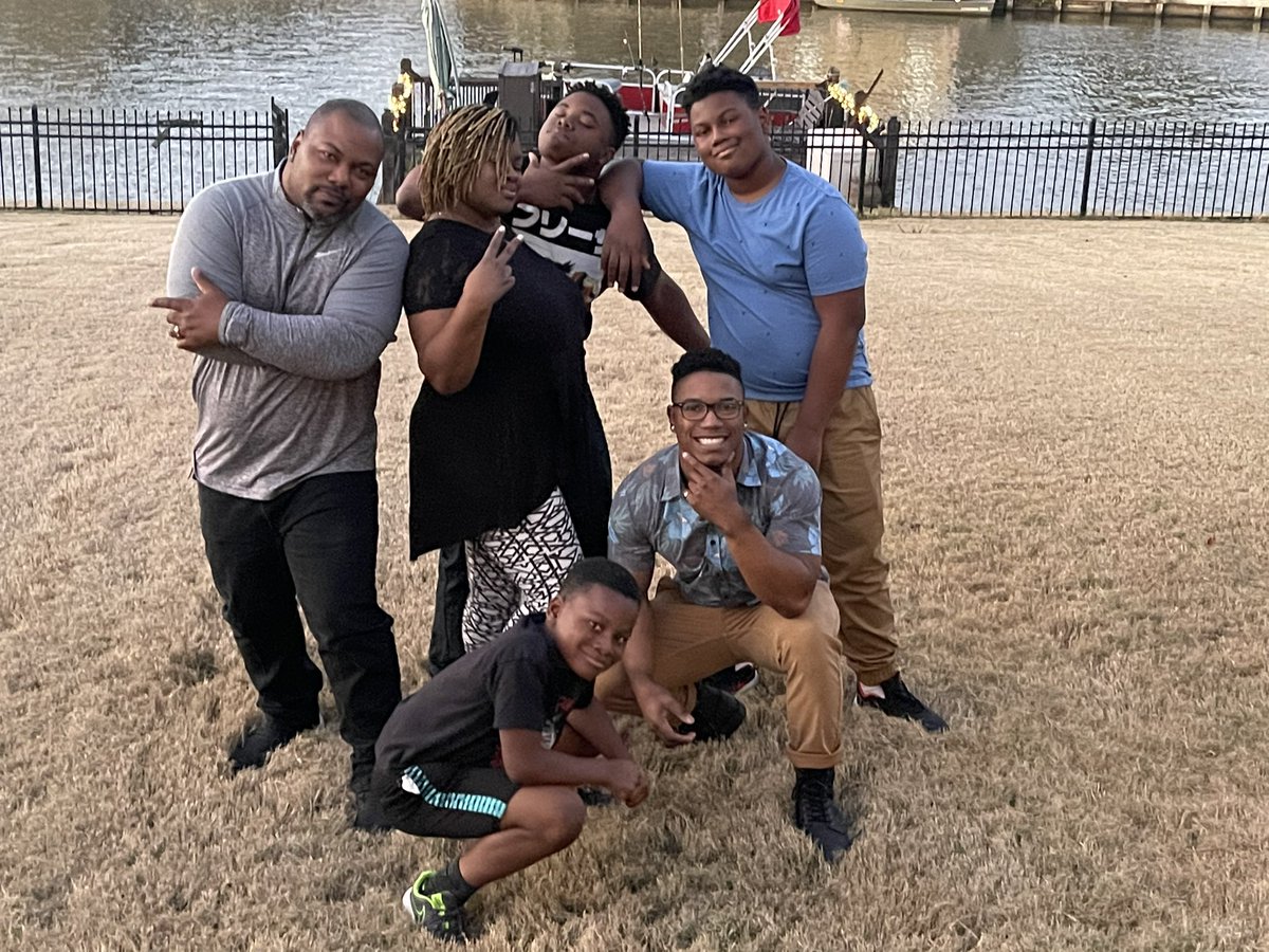 HeadArrowTRK's tweet photo. Merry Christmas from My Family to Yours!
@shuncori
@AusPerks
@morgan_avaun
@DiscAllAmerican
#PerkStrong
#TheCrewTogetherAgain https://t.co/Sx2E9e69Sj