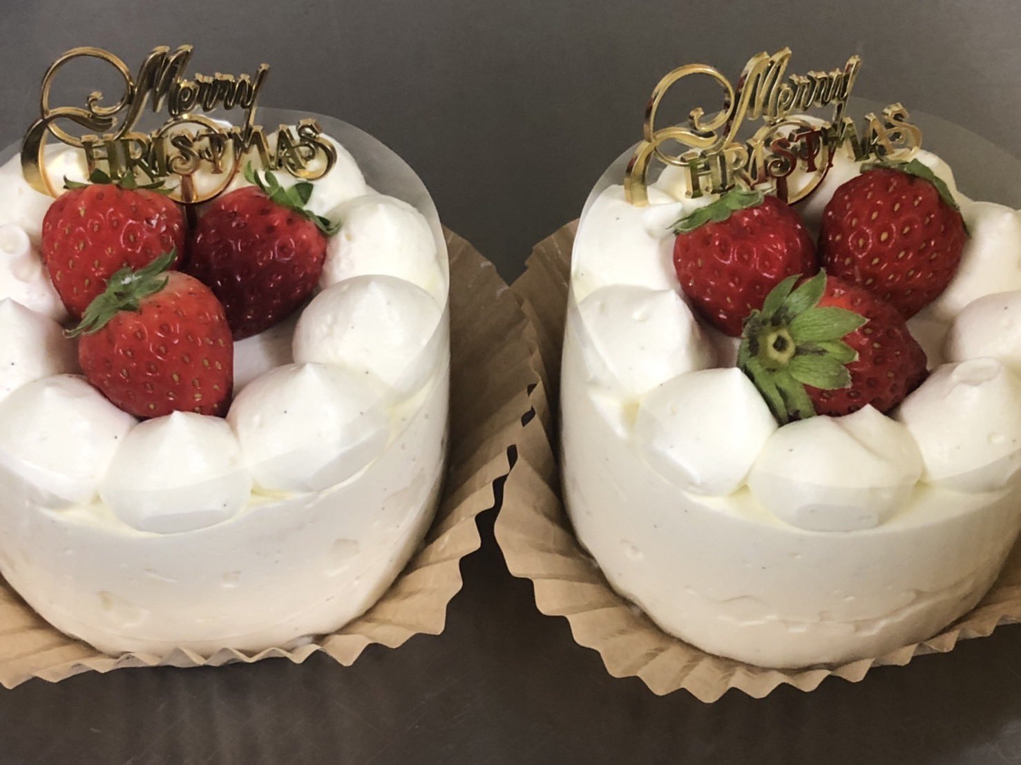 ヌンクヌスク 鶴舞公園 メリークリスマス 小さなホールケーキ 限定で販売してます T Co Brggh38boe Twitter