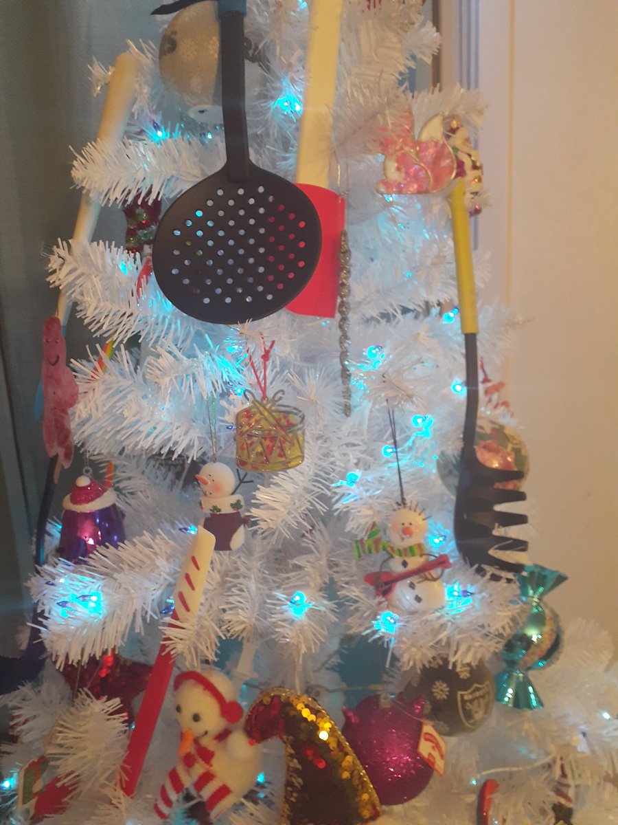missdeejones32's tweet photo. Rocking around the Kitschmas tree!!! @GISH #kitschmastree #GISHMAS #Gish Just spreading a little Kitschmas joy!! https://t.co/is7EtHj8pS