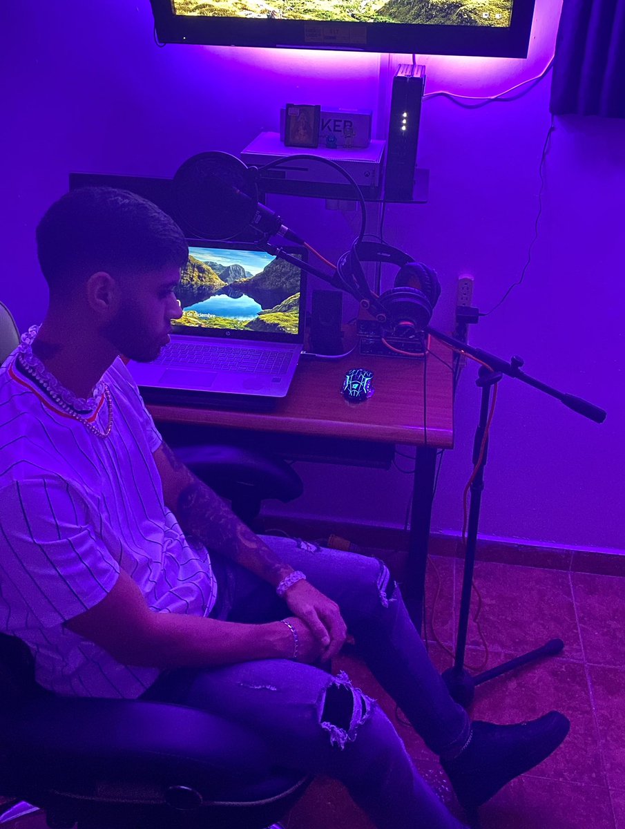 DimeloJovan's tweet image. 