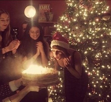 taylenapicss's tweet photo. merry christmas xx https://t.co/wh4AfHfNGb