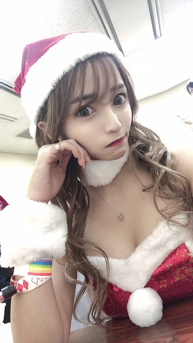 sa__chan1213's tweet photo. #ミュージックサーカス2021
#シャンパレガール
#キャンギャル
#めりくり
#サンタコス https://t.co/bTV37tzEA1