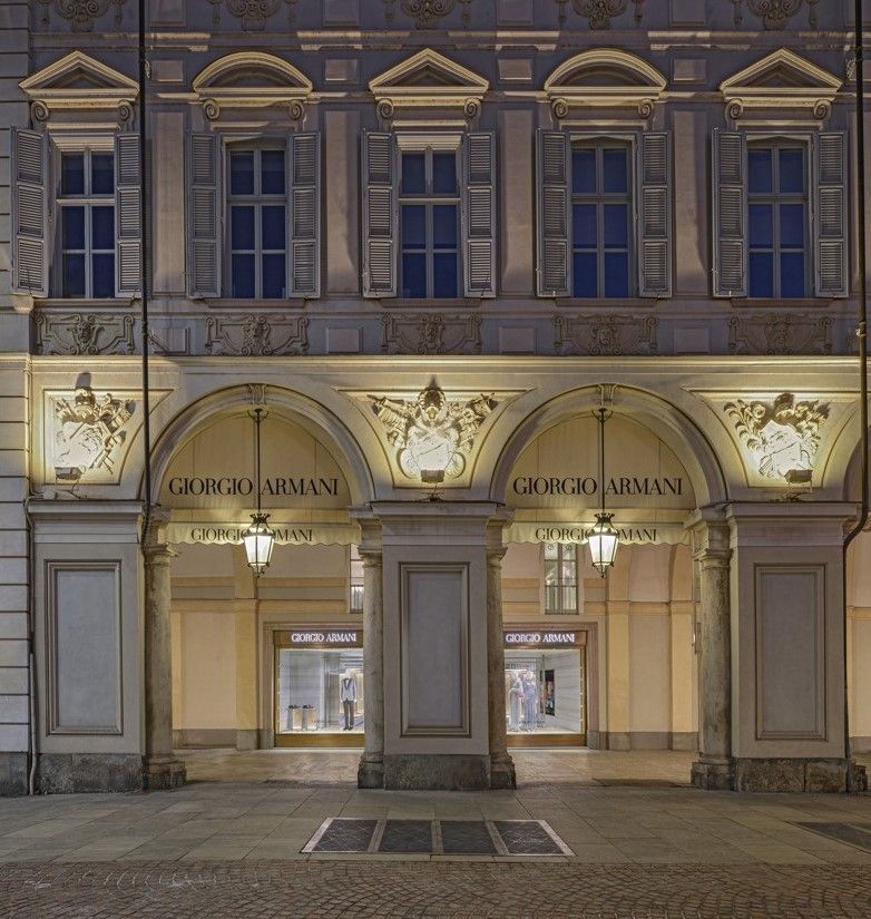 cppluxury's tweet photo. Giorgio Armani newly renovated store in Turin
https://t.co/Bmq2OSWEhm
#GiorgioArmani #ArmaniGroup #store #reopening #Turin #Torino #renovation #redesign #luxury #luxuryfashion @armani https://t.co/KLpelOXW6p
