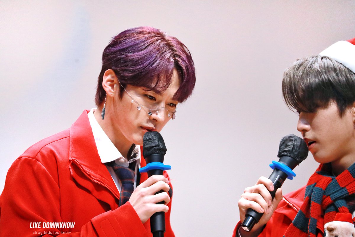 likedominknow98's tweet photo. 211218 뮤직플랜트 팬사인회 🎤 

#스트레이키즈 #리노
#StrayKids #LeeKnow https://t.co/bbW69k6uyA
