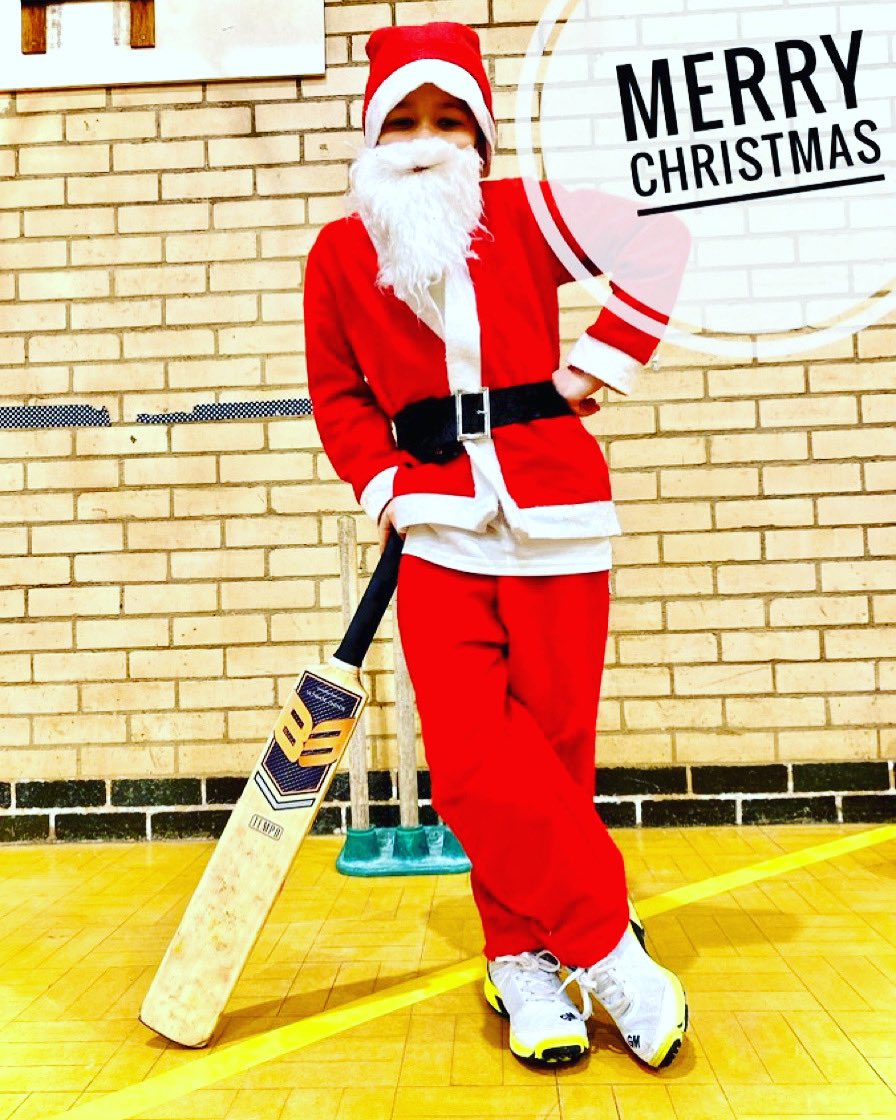 B3cricket's tweet photo. Wishing everyone a very Merry Christmas from all of us here at #teamB3 ๐๐๐
https://t.co/kRCoUtfEQl
