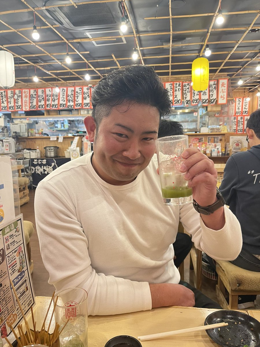 yuto_0404's tweet photo. 大阪来たーーーーー！
久しぶり😍😍😍😍😍
相変わらずいいねコイツ！
メリクリ https://t.co/DnItdZlPrI