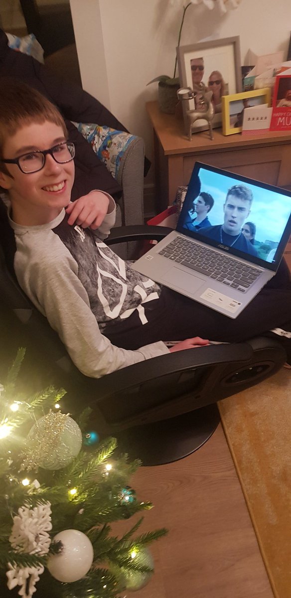 AllyGrant12's tweet photo. Connor happy with his signed @samfendermusic cd and hopefully off to see him in Glasgow in March ❤ https://t.co/qleyuONgCm