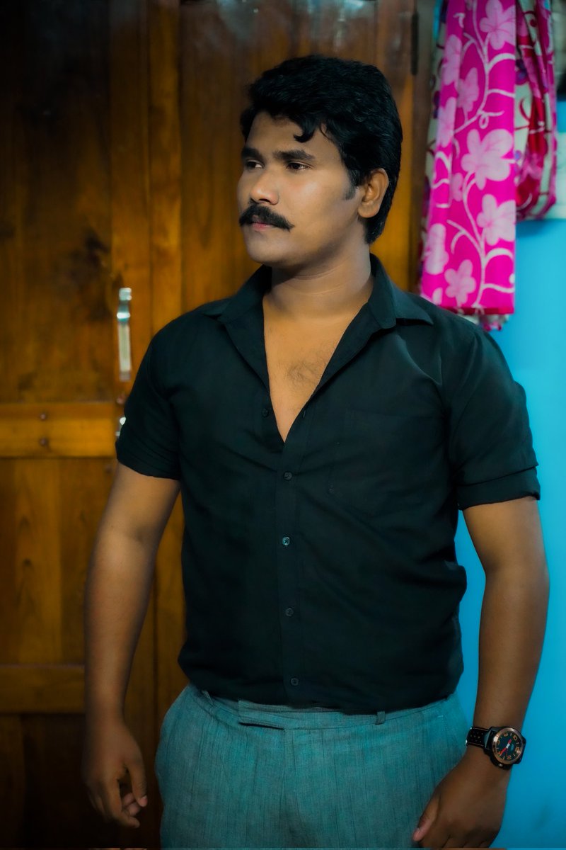 ManikantaAnurag's tweet photo. Swipe 👉 For More
#Shyamsingharoy Fan Poses 
To @NameisNani Anna 
I hope you know I'm your Biggest Fan Ever Annaya 
@Rahul_Sankrityn @anjuyelavarthy
@mail2ganta #nameisnani #shyamsingharoy🔱 #naturalstarnani #nanifanboySwipe https://t.co/YOC9BdepWe