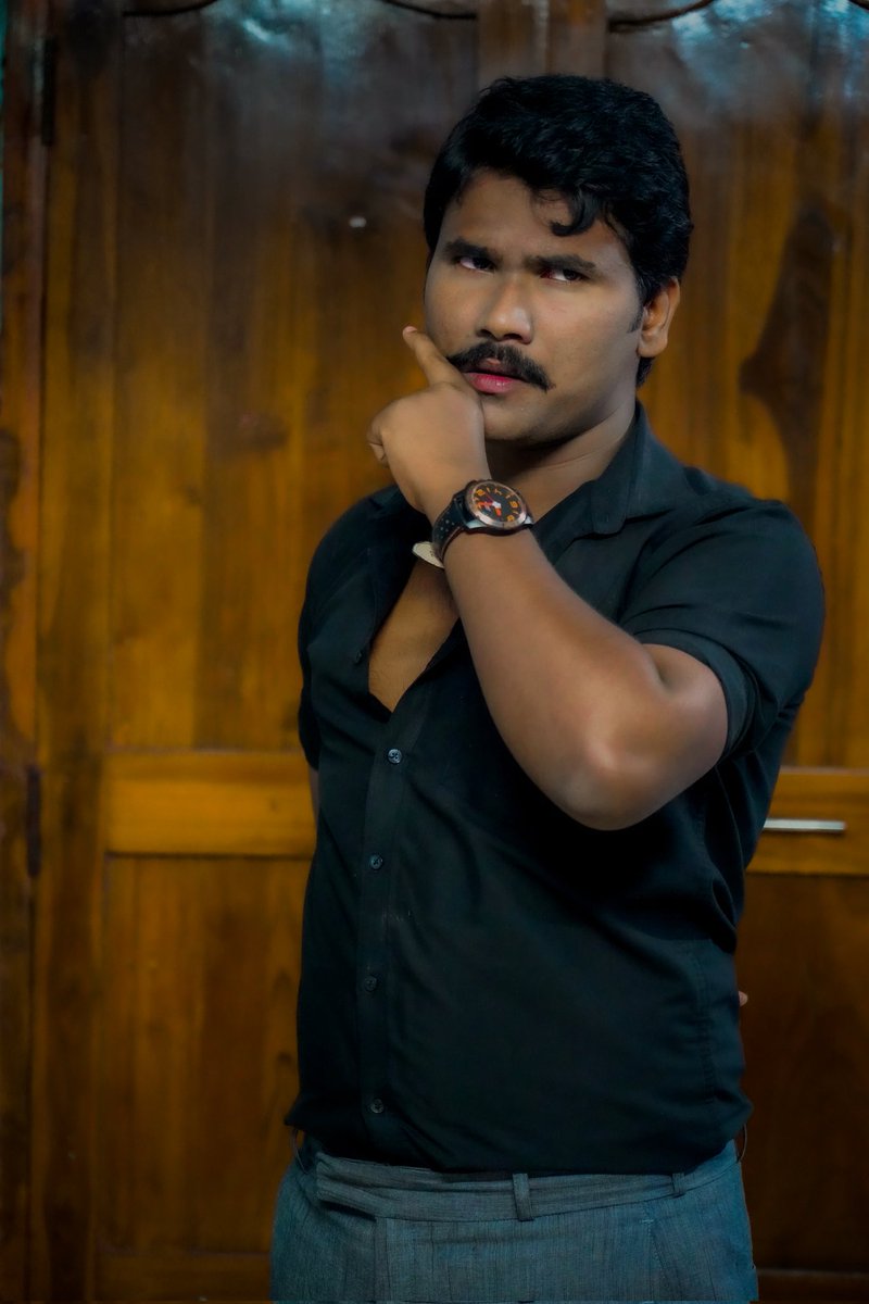 ManikantaAnurag's tweet photo. Swipe 👉 For More
#Shyamsingharoy Fan Poses 
To @NameisNani Anna 
I hope you know I'm your Biggest Fan Ever Annaya 
@Rahul_Sankrityn @anjuyelavarthy
@mail2ganta #nameisnani #shyamsingharoy🔱 #naturalstarnani #nanifanboySwipe https://t.co/YOC9BdepWe