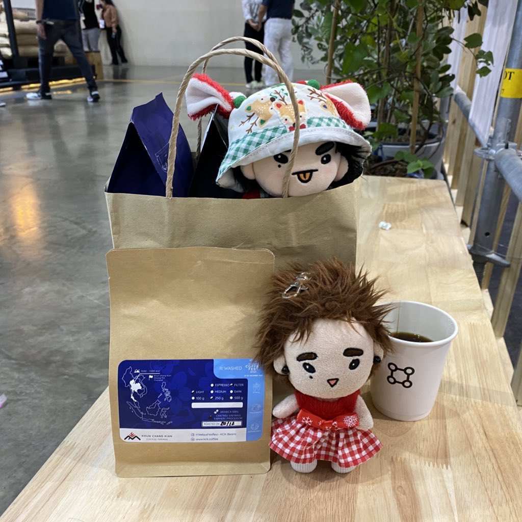 christmas date with #YOUNGJAE  🎄☕️💖✨
dress by <a href="/Holeshop_/">ME ♡</a> #reviewholeshop 
#ars  #COLORSfromArs