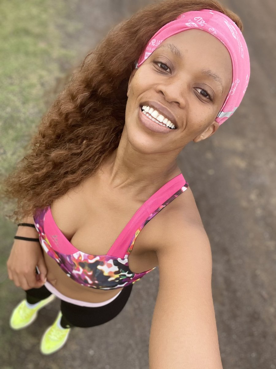 PoppyIsMyName's tweet photo. Christmas Run β
πππΎββοΈππ½
My plan was to run after Iβd eaten myself into a coma but I donβt think Iβll be able to move later.
Merry Christmas, friends ! β¨
Day 25/31 ππ½πͺπ½π
#RunningThroughDecember
#DecemberChallenge
#RunWithPoppy https://t.co/XOG7rFrMBx