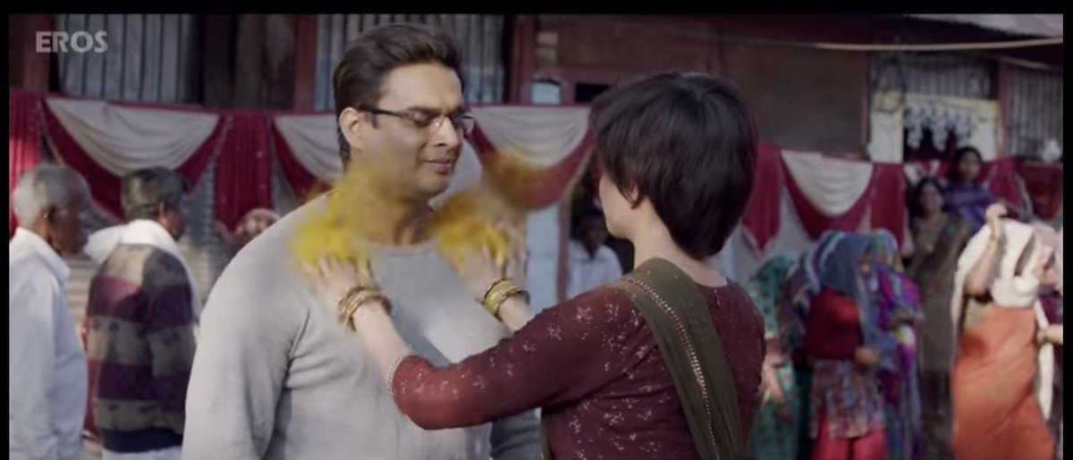 There are 2 things that are common in @aanandlrai movies -
1. Colour scene between actors 
2. Out of the box second Half which no one can guess.
#AtrangiRe #zero #raanjhana #tanuwedsmanu