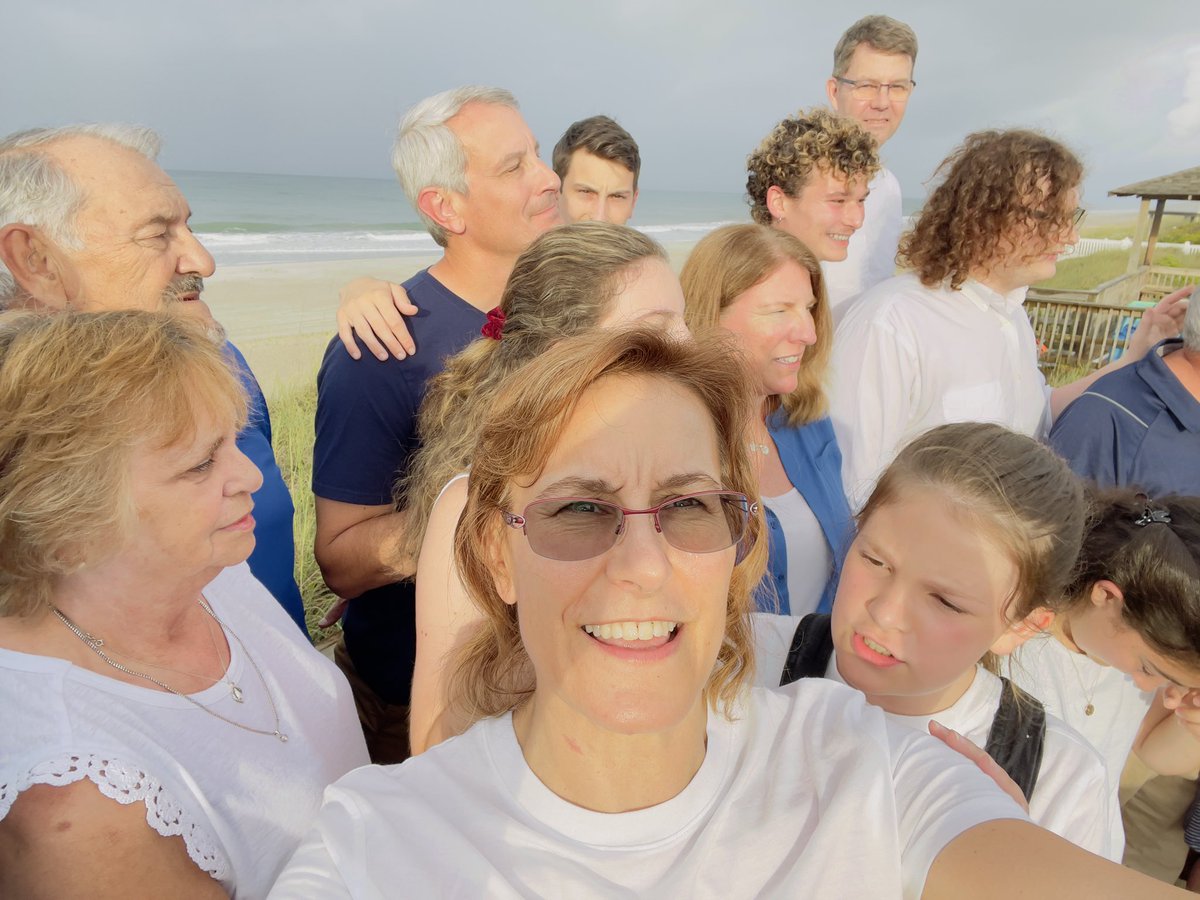intheolivegrov1's tweet photo. It's #FlashbackFridayz
Year-end finale extravaganza!
Join the party, tweet your
#FlashbackFaves with hashtags
Tag hosts
@TravelBugsWorld
@Adventuringgal
@jenny_travels
@AOAOxymoron
@TravelAtWill
@lizzie_hubbard2
@Chalkcheese111
Family Favorites from this summers reunion. https://t.co/BnJOrBm5US