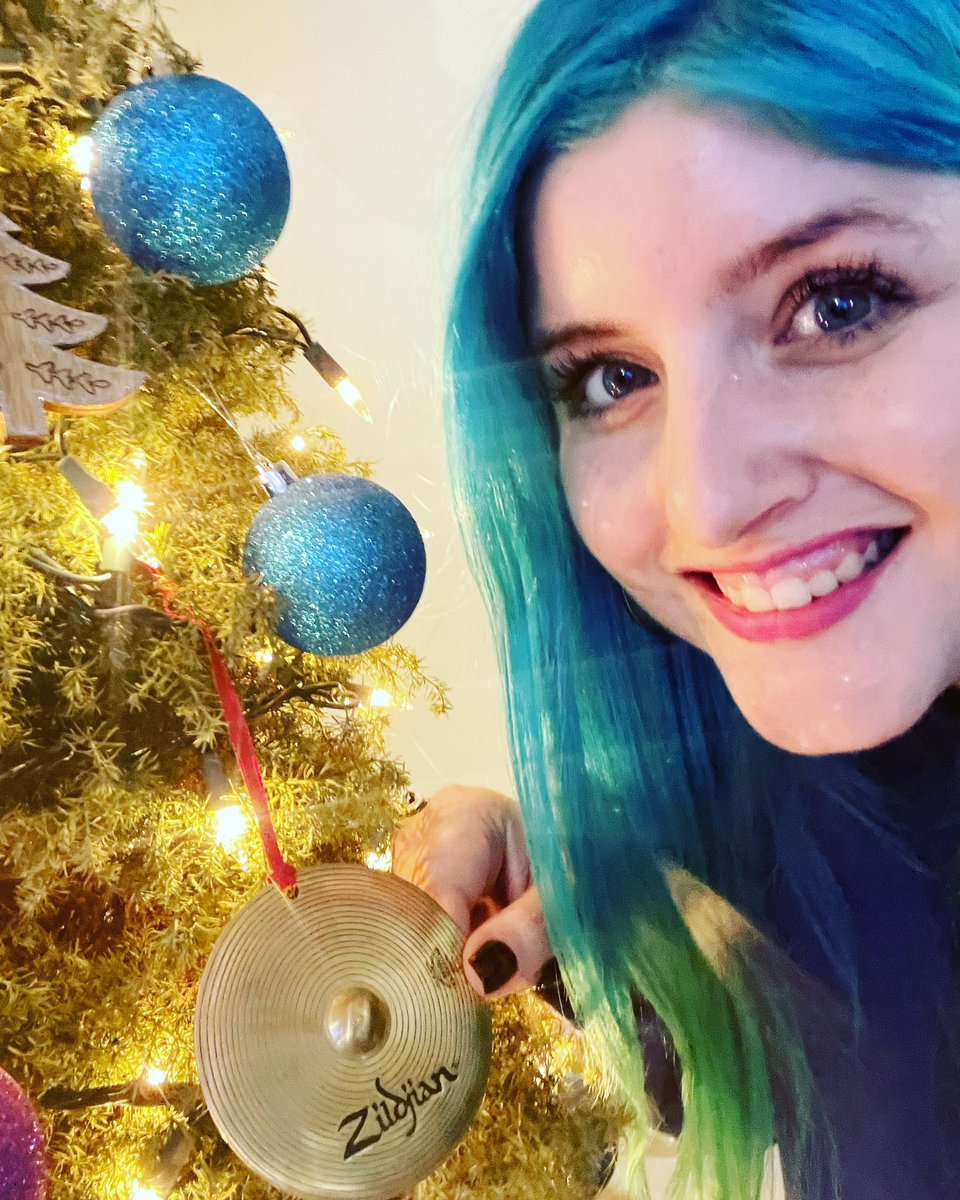marifericequeen's tweet photo. Happy Rocking Christmas ๐ค๐ป๐๐
๐ป @Stt_Mx
Christmas ornament by @ZildjianCompany
#metal #icequeen #rock #music #navidad #christmas #rockingchristmas #christmastree #manicpanic #zildjiancymbals https://t.co/zJY3cU6Na0