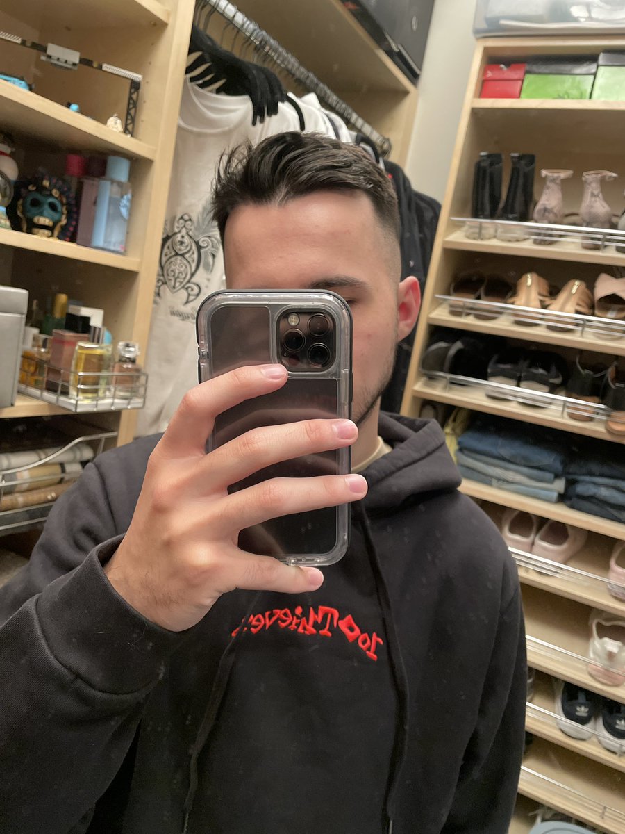 Joltasaur's tweet photo. Shoutout to my little brother coming in with the 🔥🔥 for Christmas! @ChrisUchihaa @100Thieves @Nadeshot https://t.co/dABnmwVBzM