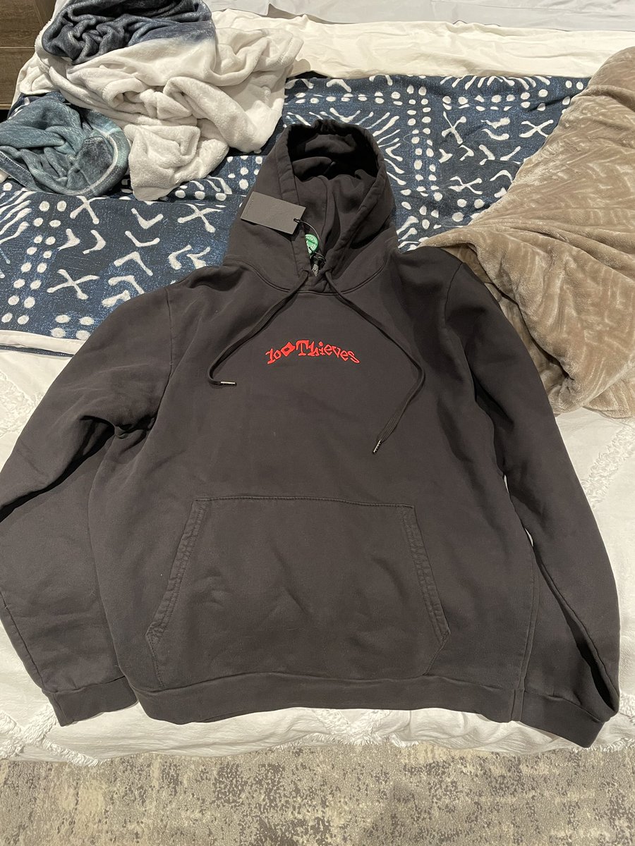 Joltasaur's tweet photo. Shoutout to my little brother coming in with the 🔥🔥 for Christmas! @ChrisUchihaa @100Thieves @Nadeshot https://t.co/dABnmwVBzM