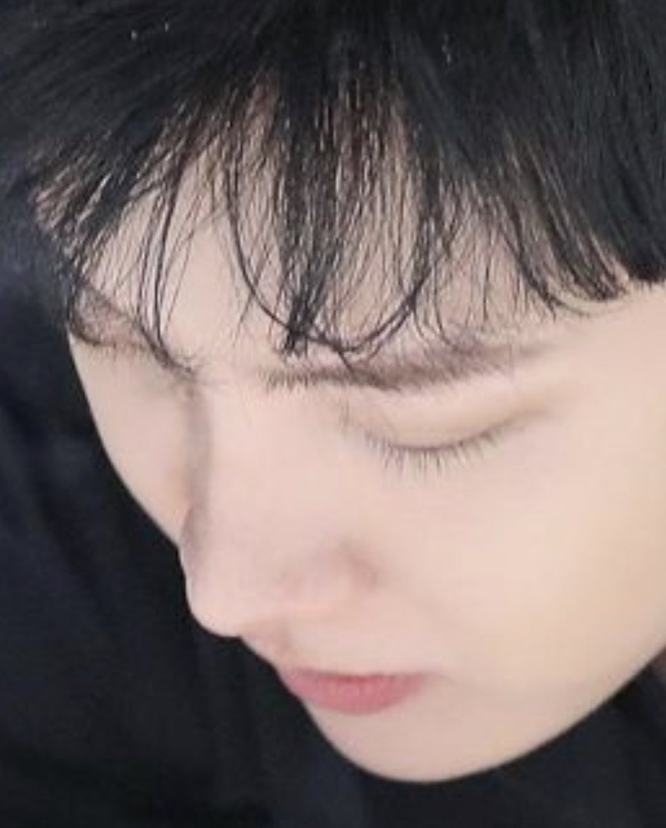이목구비 진짜..😳🤤😍
#JHOPE #제이홉 #정호석