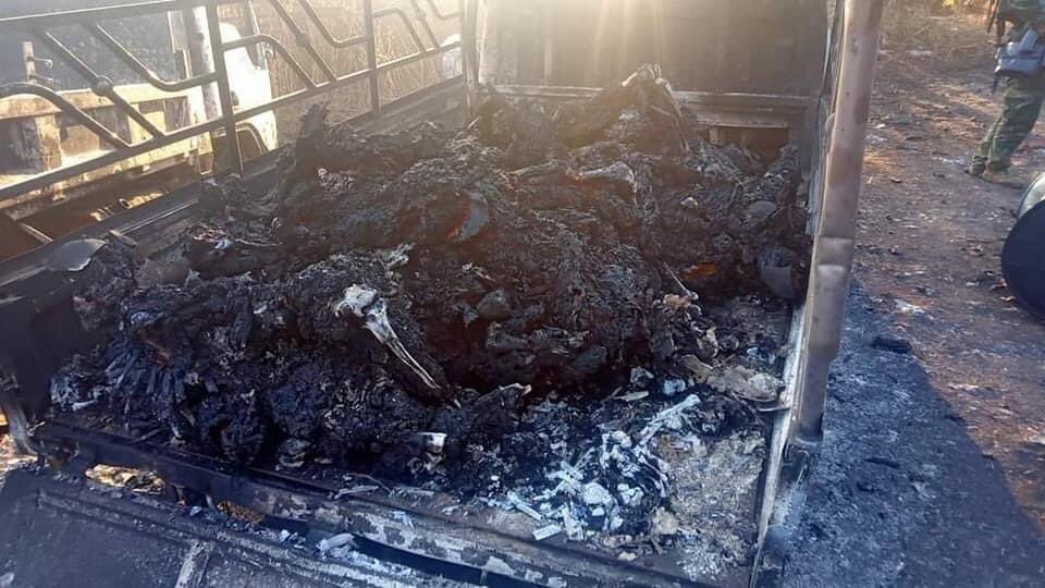 paingphyooo1's tweet photo. TW//blood ;at least 30 internally displaced people were set fire and killed by Myanmar military in Hpruso Kayah state on Christmas.
#WhatsHappeningInMyanmar 
#Dec25coup 
#UNGeneva
#WarCrimesOfJunta 😭 https://t.co/xzSzv2mkdW