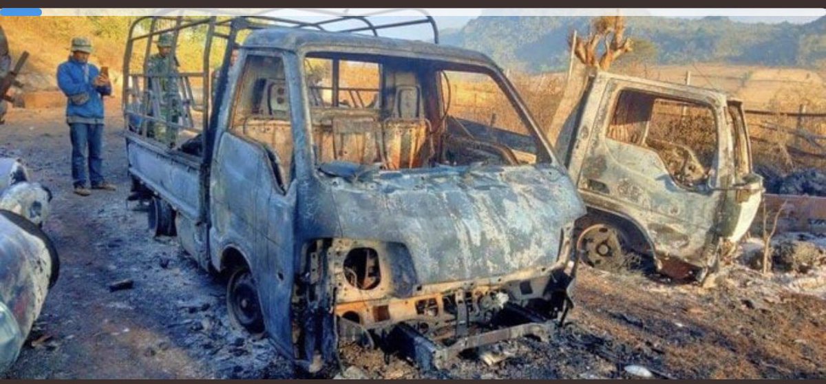 paingphyooo1's tweet photo. TW//blood ;at least 30 internally displaced people were set fire and killed by Myanmar military in Hpruso Kayah state on Christmas.
#WhatsHappeningInMyanmar 
#Dec25coup 
#UNGeneva
#WarCrimesOfJunta 😭 https://t.co/xzSzv2mkdW
