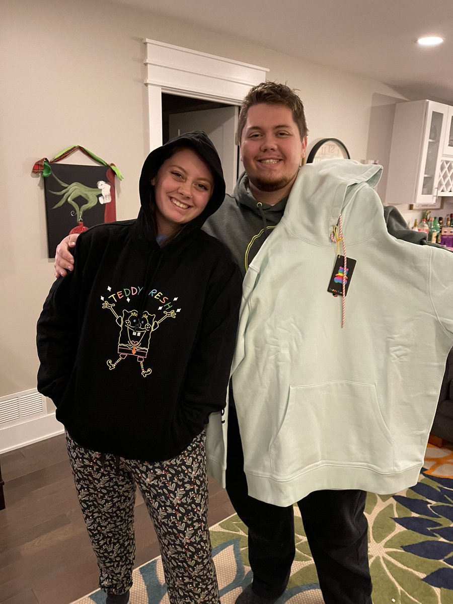 ayyy_em's tweet photo. when you and your brother buy eachother teddy fresh for christmas, goals @HilaKleinH3 @teddyfresh https://t.co/h1m853GF05