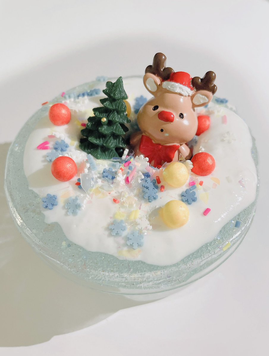 olivenomi8's tweet photo. 無事クリスマススライム届きました🎄

YouTubeで見ることはあっても、小中学正以来、実物を触ってなかったので、うわー！伸びるー！ってめちゃくちゃはしゃぎました😂
最初の触った感じと、混ぜたあとの触り心地が違ってびっくり😳

DIYはトナカイが雪に埋もれてます https://t.co/uwRvZVfjWk