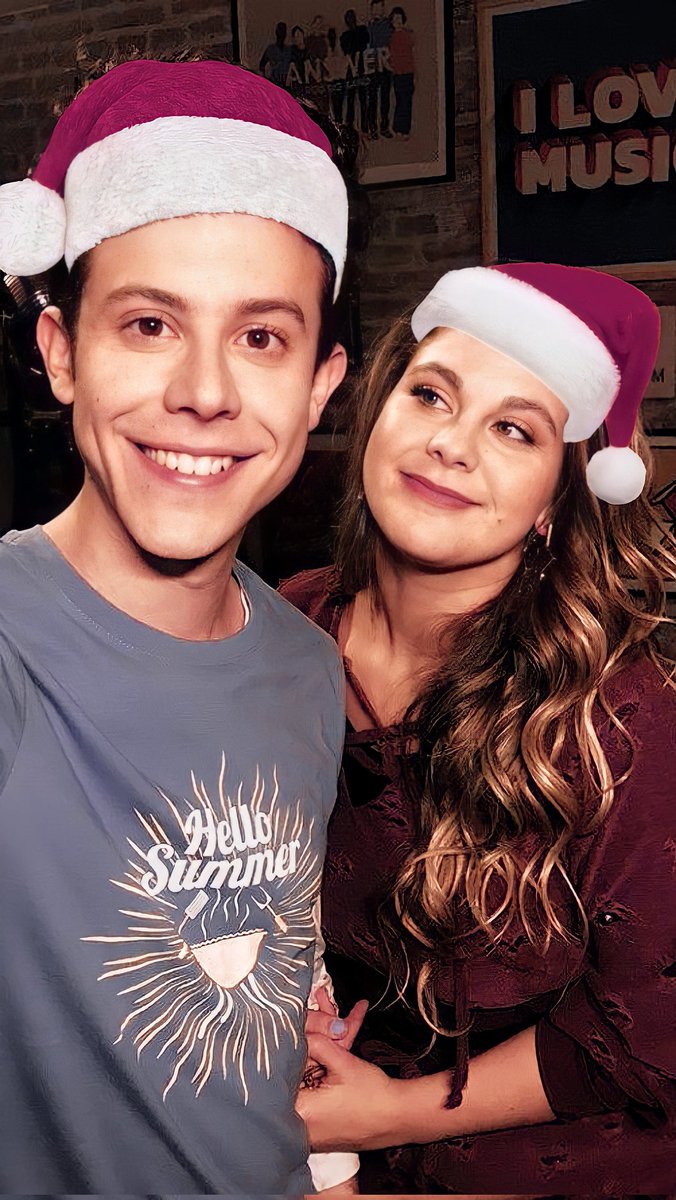 daisydancer__'s tweet photo. Te amo💜Y amo celebrar una vez más a tu lado☺️ https://t.co/BfuDDyYrMB