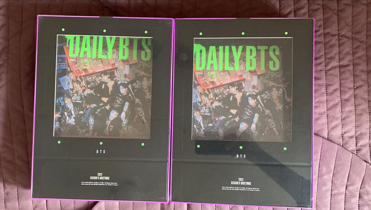 omokpopstore's tweet photo. #omoUpdate
___ 
(25/12) - BTS SG 2022 arrived at admin's house already!! We'll give out your tracking numbers soon for those who ordered loose ☺ Oh and Merry Christmas ⛄🎄 https://t.co/Jx7K35qTz5