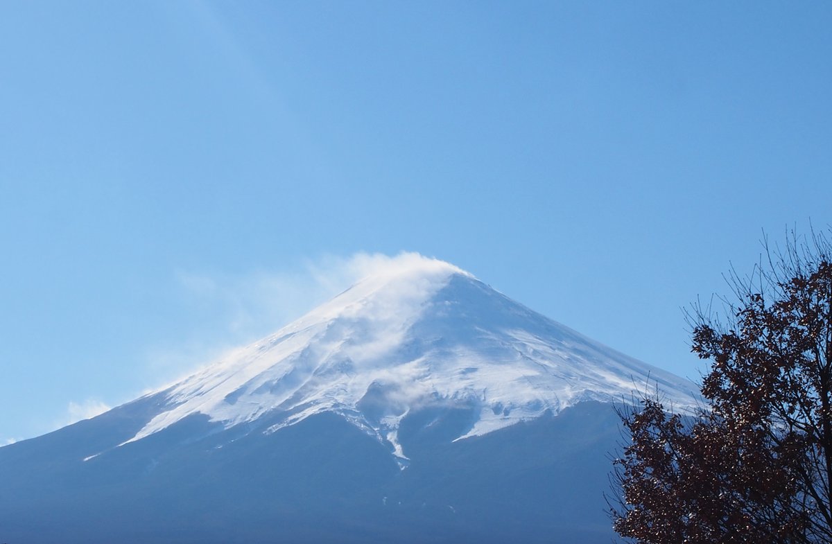 「毎日富士山」2021年12月25日 上空風強し。 OLYMPUS OM-D E-M5 25mm / F1.7