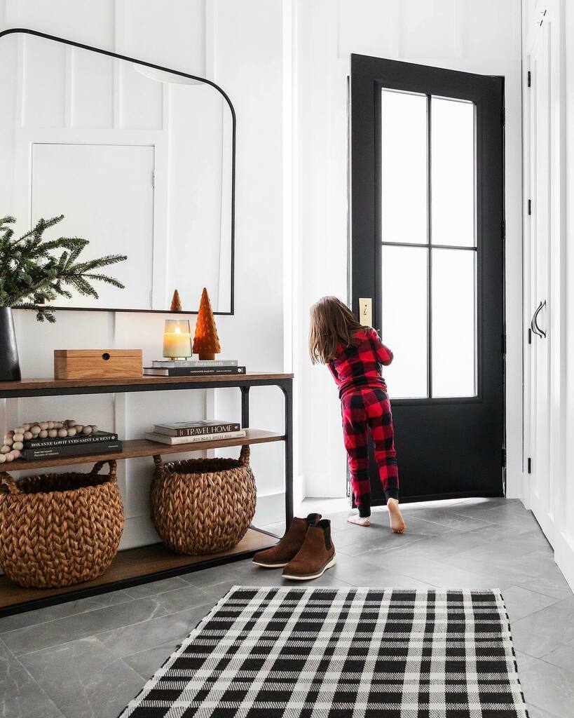 LeclairDecor's tweet image. Santa…? Is that you!? 🎅🏻 instagr.am/p/CX4-NENjP_4/