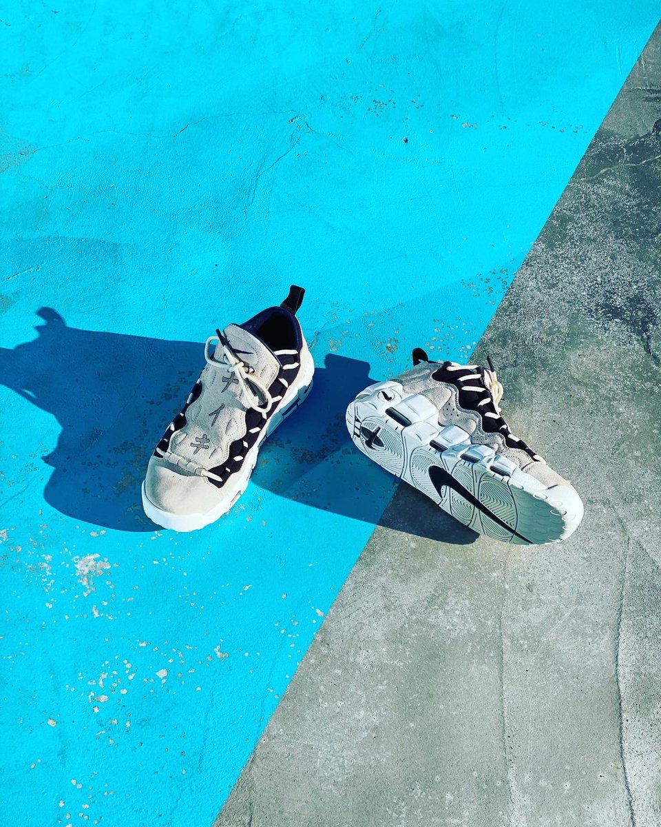 doek9's tweet photo. NIKE AIR MORE MONEY"CURRENCY PUCK"JAPANのご紹介です‼️全体をベージュのヌバック素材で構築してあり、ヒールには日本国旗と¥マークが入った日本をモデルに作られた一足となっております👍✨27cmマイサイの方は是非〜
https://t.co/nhjO5HUFBn
#doek #factorx #jordancustom #moremoney https://t.co/54lXPhYvAT