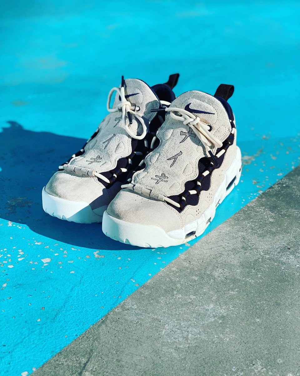 doek9's tweet photo. NIKE AIR MORE MONEY"CURRENCY PUCK"JAPANのご紹介です‼️全体をベージュのヌバック素材で構築してあり、ヒールには日本国旗と¥マークが入った日本をモデルに作られた一足となっております👍✨27cmマイサイの方は是非〜
https://t.co/nhjO5HUFBn
#doek #factorx #jordancustom #moremoney https://t.co/54lXPhYvAT
