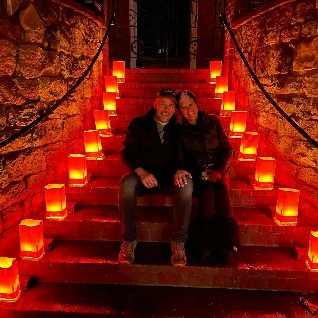 PeacePlace4Kids's tweet photo. Magical #christmastime in #santafe #farolito walk up #canyonroad #merrychristmas🎄 everyone ❤️ https://t.co/qZ3SLqSdqC https://t.co/PnElMJks1f