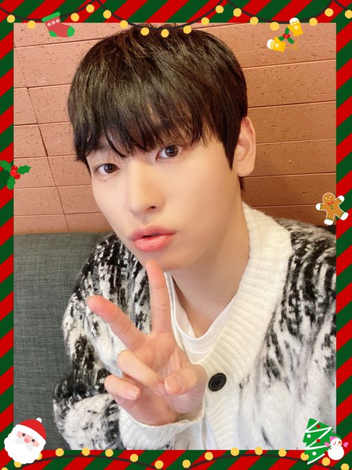 FHbEd7facAI0wrZ?format=jpg&name=small