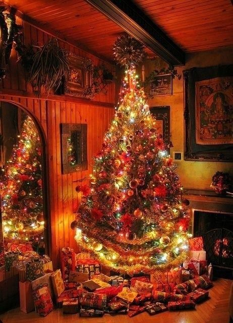 kamiki_tomi's tweet photo. 『奇跡を起こすクリスマスツリー』
を3秒間、見つめてから、
即リツイートで、
1週間以内に奇跡が訪れます！ https://t.co/OPKmbyd1Il