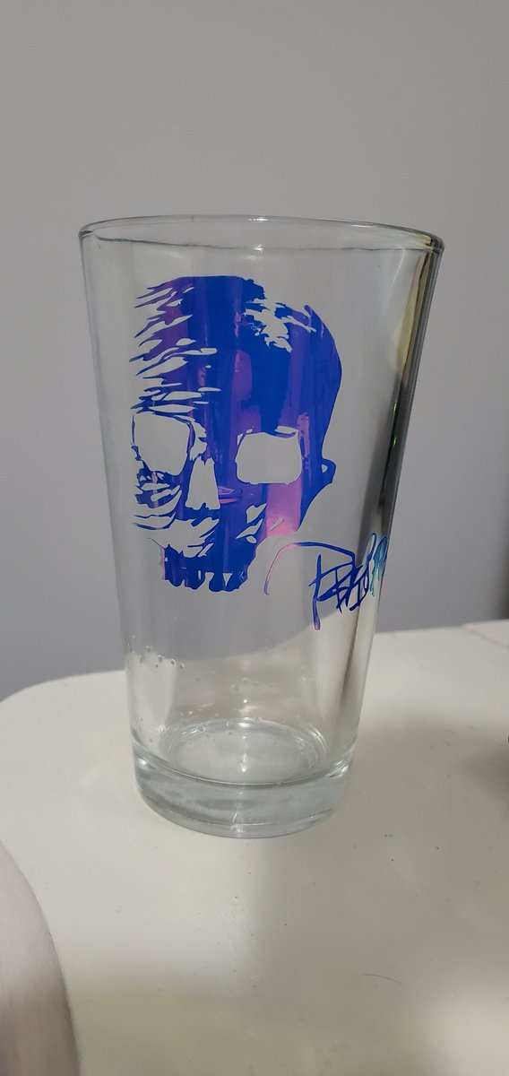 1911R1's tweet photo. my sister made me a glass with my scratch art piece on it for Christmas. That was nice https://t.co/IvFSo3s9WS