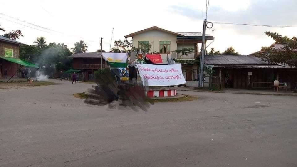 pyae_nu's tweet photo. Basic Education Students Union staged the protest against the military dictatorship. #PropagandaOfWorld 
#Dec25Coup  
#WhatsHappeningInMyanmar https://t.co/3iJxiy39r8