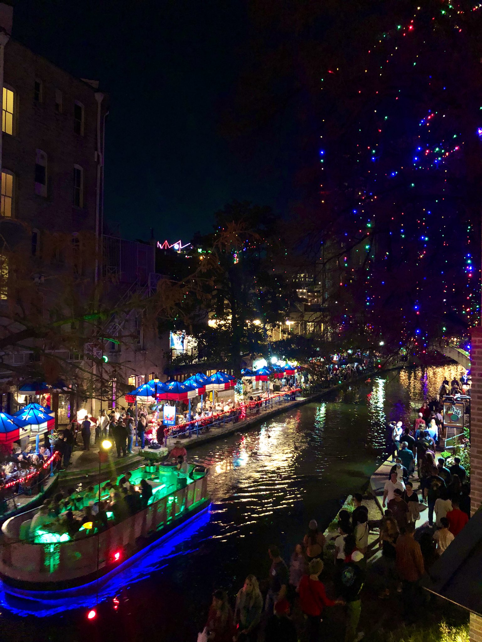 San Antonio 2022 Christmas Rita Panahi On Twitter: "Merry Christmas, Australia. It's Still Christmas  Eve Here In Texas & The Riverwalk In San Antonio Is Packed & Joyous. Here's  To A Sane 2022. 🥳 Https://T.co/Jhlhlawwhw" /