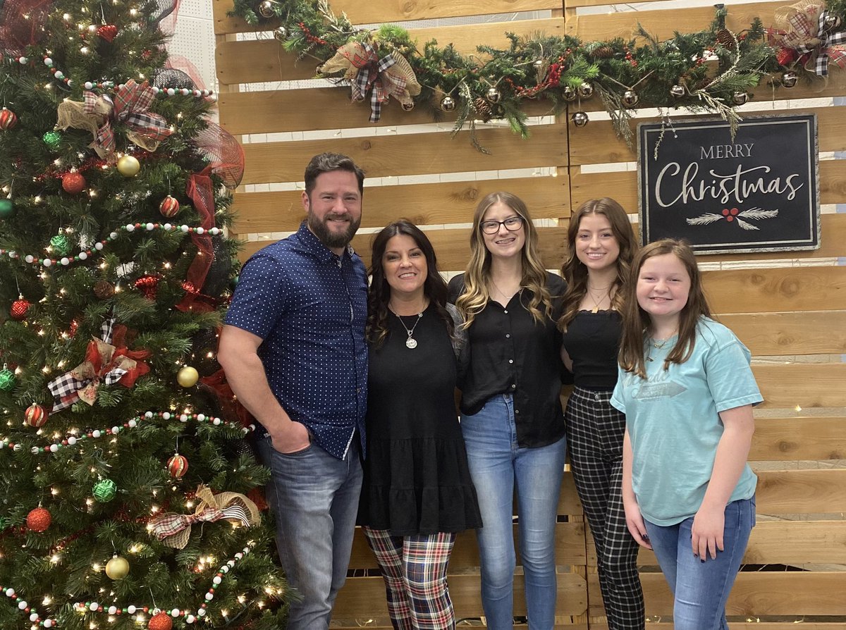 keabshire's tweet photo. First Christmas Eve service at Cross Community Church. Glory to God!! #Gospel #lifeintheshire #ChristmasEve https://t.co/EMicVIsPH9