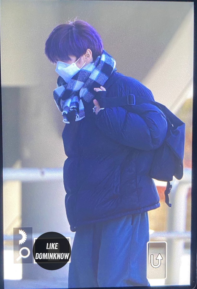 likedominknow98's tweet photo. 211225 가요대전 출근

#스트레이키즈 #리노
#StrayKids #LeeKnow https://t.co/426uuNr4yT