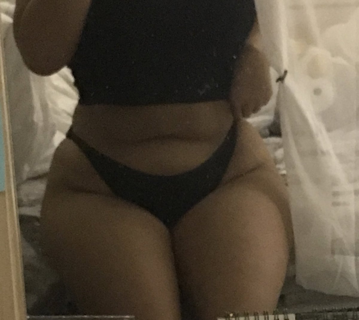 kinkybaaby's tweet photo. thighs <333 https://t.co/euePwH5sCS