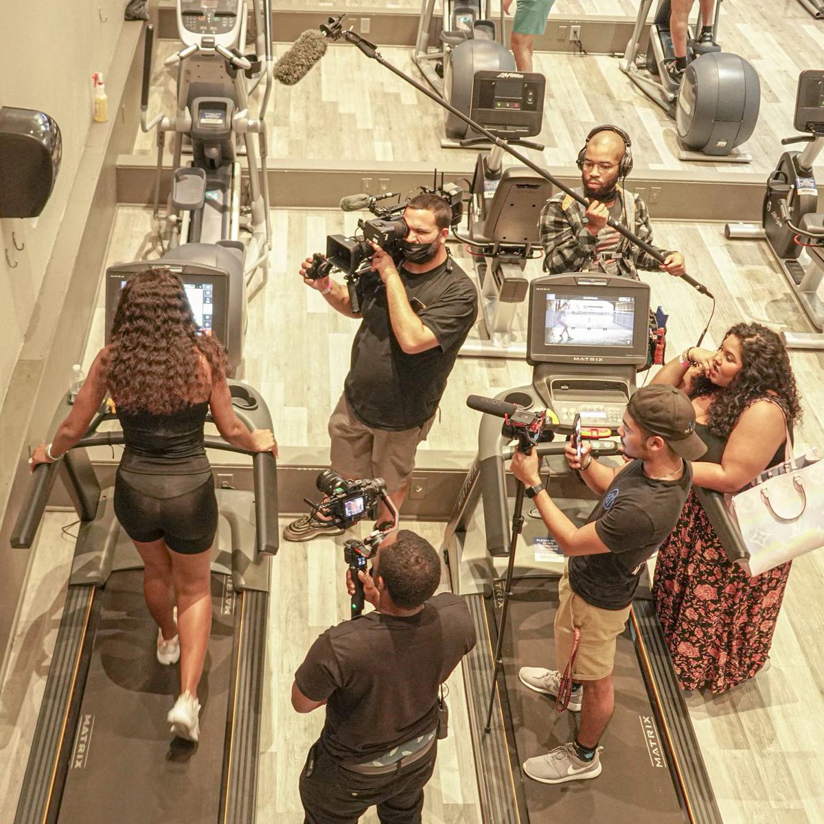 I_AM_DIANNA's tweet photo. January 29th I will be back on LIFETIME  TV… #milliondollarhustle @lifetimetv it’s time we stir things up….. YALL WAS LOOKING FOR COACH D!? Here i come! https://t.co/18ZZLveekl