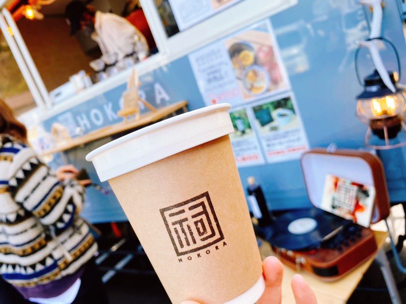 aaaa_tym's tweet photo. 寒い日に飲む
フードトラック祠のカフェオレうんま…!

友達のRi5.も刺繍アクセ出してた🪡
ミモザデザインのヘアアクセが可愛い…!

#フードトラック祠 1~2枚目
#Ri5. 3~4枚目 https://t.co/KfAveFdh53
