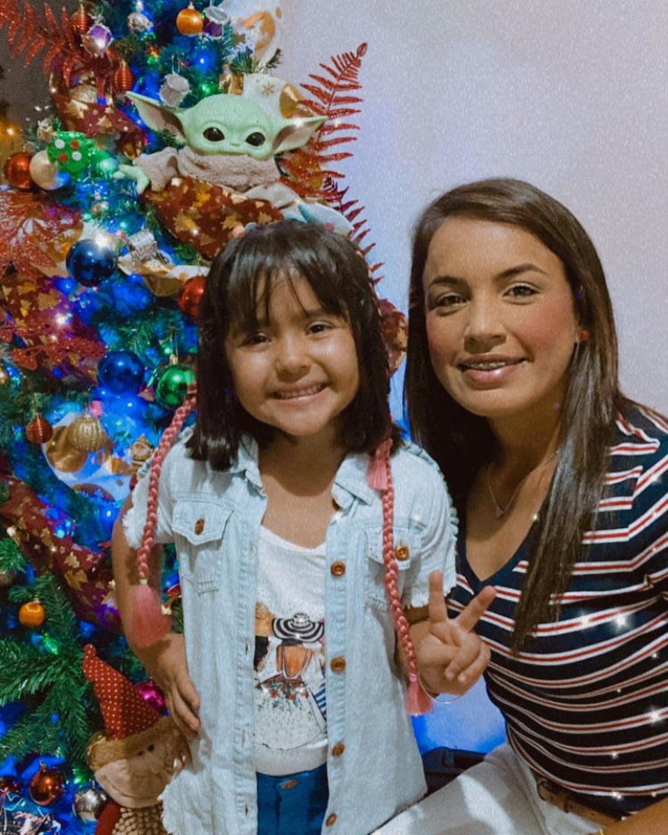zurdamonsalve10's tweet photo. La Navidad se vive en familia, se canta en conjunto y se celebra con todos.
Que el nacimiento de el niño Jesús traiga a sus hogares, amor, gozo, paz, felicidad y bendición.
Feliz Navidad a todos!
#JM11 https://t.co/uMpGPacLrh