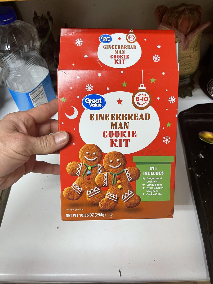 DSStocks13's tweet photo. Live tweeting Christmas Eve tonight part 3! Brownies and #Christmas Cupcakes are done! On to #GingerbreadManCookies and #JingleAllTheWay! (The Gingerbread mix looks like hamburger meat 😝🦖#ChristmasEve #Baking #Chef #Desserts #Happy #Family https://t.co/bRv89kUto6