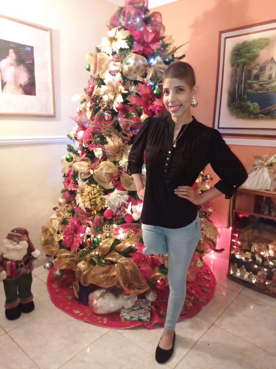 La respectiva foto en el arbolito del 24 de diciembre 🎄💫❤️🎁✨