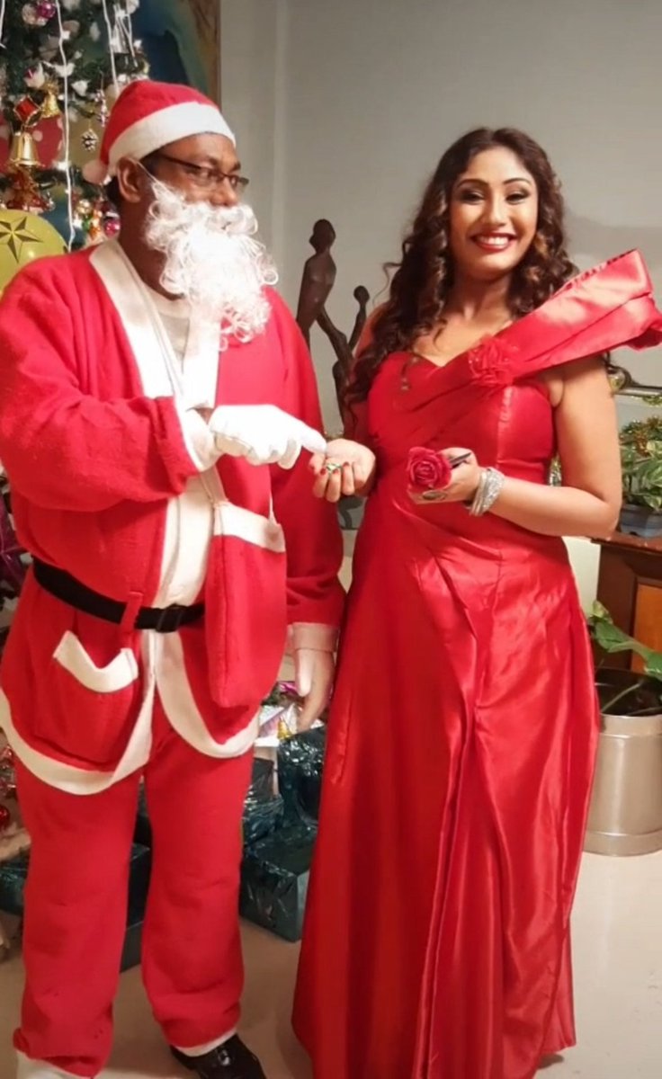 ActressMini's tweet photo. 💃🎄❤🎁🎀🎈 MERRY CHRISTMAS TO ALL
#MiniBansal #merrychristmas🎄 @ActressMini https://t.co/vMb3l7ep8n